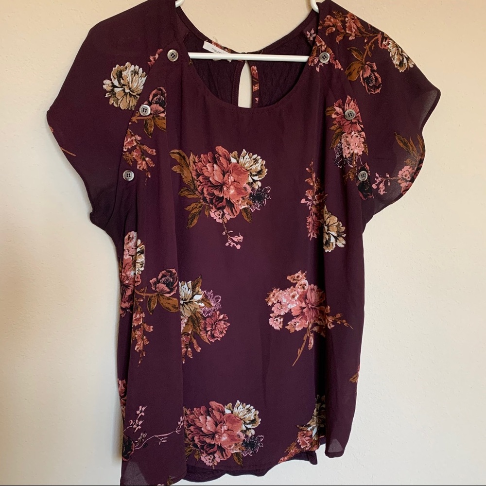 💙🌵Maurice’s Floral Multi-Media Blouse🌵💙